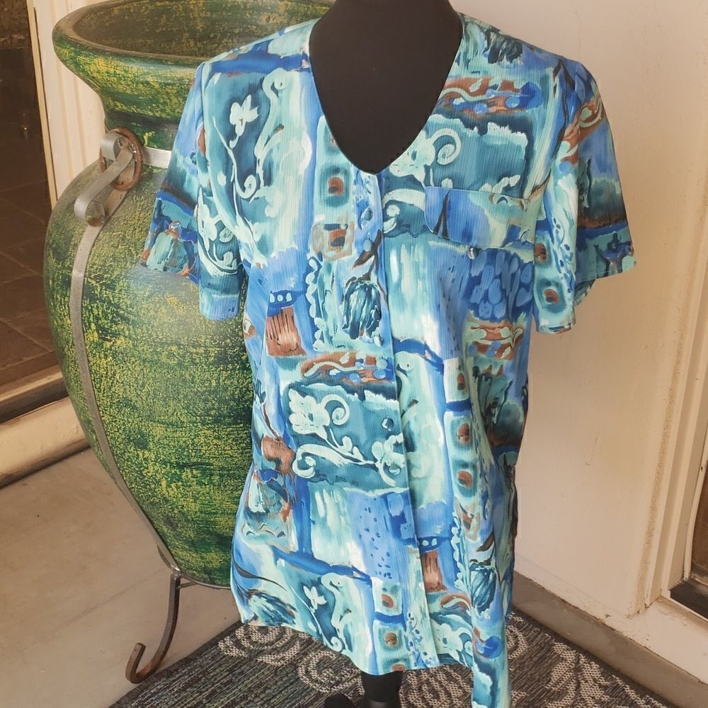 Christie &Jill botton front short sleeve blouse